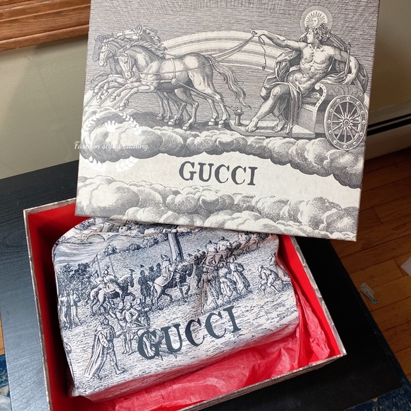 GUCCI GG-Ring Leather Shoulder Bag - Picture 12 of 13